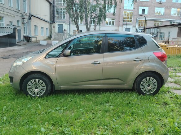 2012 Kia Venga 5-speed I, серебристый, 700000 рублей - вид 7