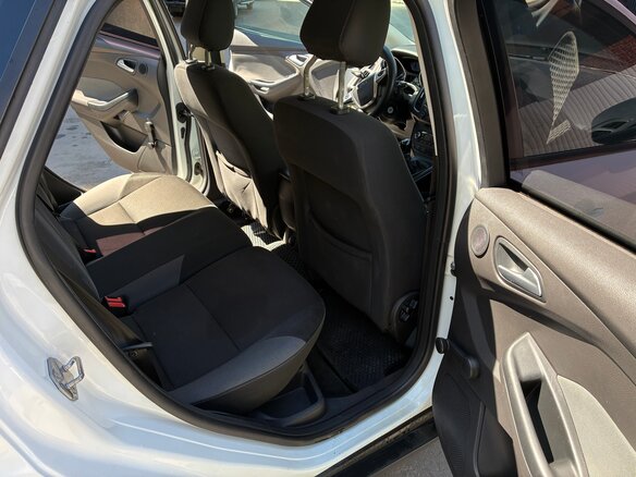 2014 Ford Focus III, белый, 640000 рублей - вид 10
