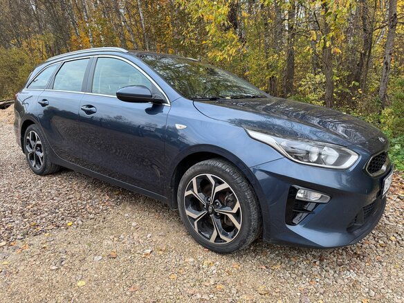 2018 Kia Ceed III, синий, 1750000 рублей - вид 2