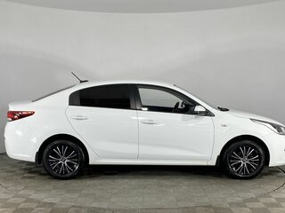 2018 Kia Rio IV, белый, 1130000 рублей, вид 4