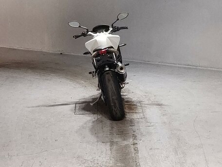 2013 MV Agusta Brutale 675, белый, 529000 рублей, вид 4