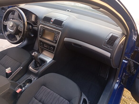 2010 Skoda Octavia II (A5) Рестайлинг, синий, 700000 рублей - вид 5