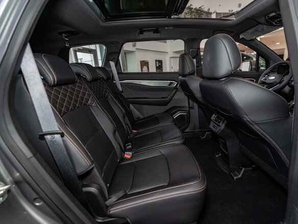 2026 Geely Okavango I Рестайлинг, серый, 4085990 рублей - вид 10