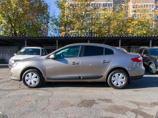 2011 Renault Fluence I, бежевый, 589000 рублей, вид 3