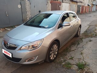 2012 Opel Astra J, серебристый, 750000 рублей, вид 1