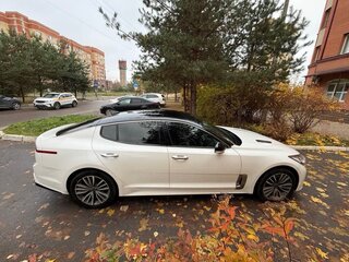 2018 Kia Stinger I, белый, 2140000 рублей, вид 4