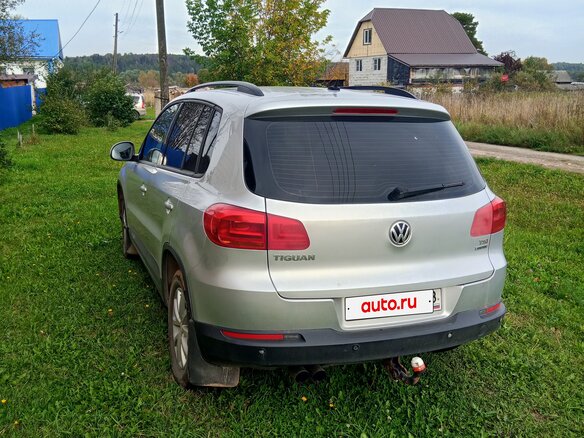 2011 Volkswagen Tiguan I Рестайлинг, серебристый, 650000 рублей - вид 3