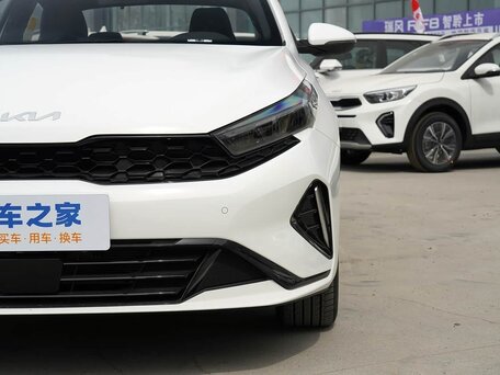 2026 Kia K3 II (China Market) Рестайлинг, белый, 2270000 рублей, вид 5