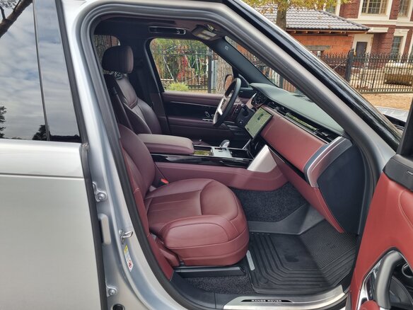 2024 Land Rover Range Rover P400 MHEV V, серебристый, 17200000 рублей - вид 12
