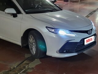 2021 Toyota Camry VIII (XV70) Рестайлинг, белый, 2000000 рублей, вид 5