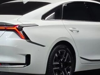 2025 Kia Carnival IV Рестайлинг, белый, 5047884 рублей, вид 3
