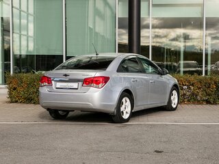 2011 Chevrolet Cruze I, серебристый, 650000 рублей, вид 2