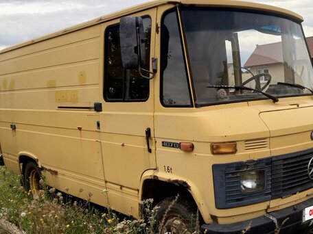 1985 Mercedes-Benz T1, жёлтый, 285500 рублей, вид 4