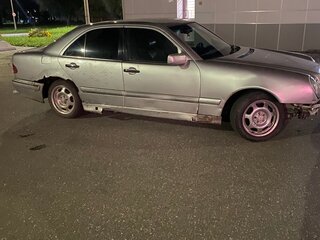 1997 Mercedes-Benz E-Класс 230 II (W210, S210), серебристый, 150000 рублей, вид 2