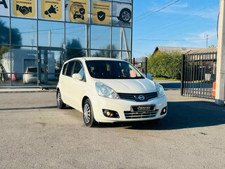2010 Nissan Note I Рестайлинг, белый, 749999 рублей, вид 4