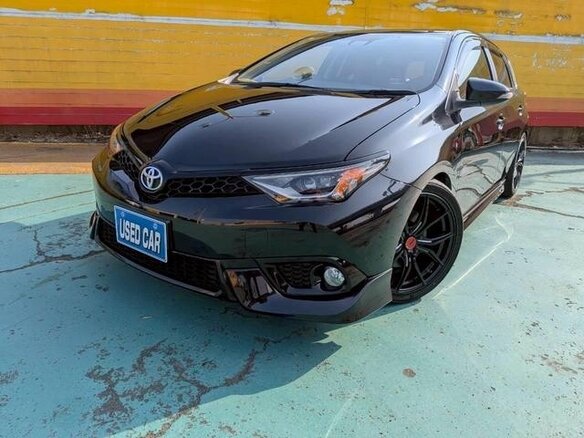 2017 Toyota Auris II Рестайлинг, чёрный - вид 2