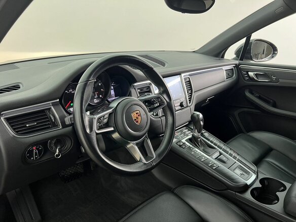 2018 Porsche Macan I, чёрный, 3190000 рублей - вид 10