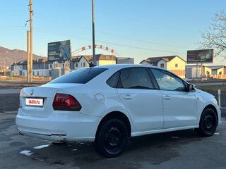 2017 Volkswagen Polo V Рестайлинг, белый, 650000 рублей, вид 3