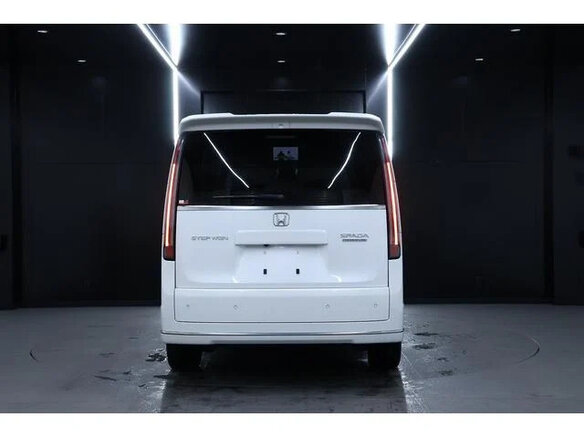 2023 Honda Stepwgn Spada VI, белый, 2350000 рублей - вид 4