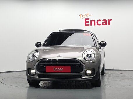 2022 Mini Clubman One D II Рестайлинг, серебристый, 1978414 рублей, вид 3