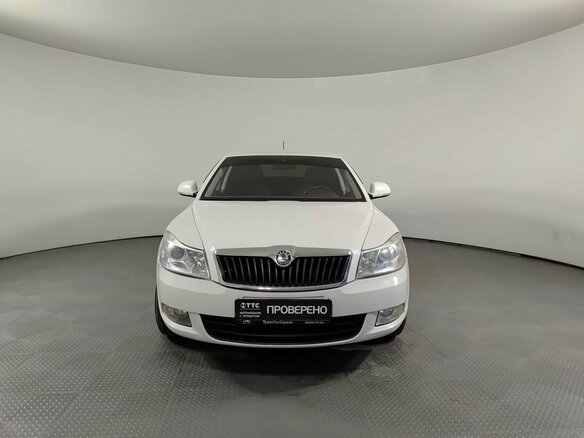 2013 Skoda Octavia II (A5) Рестайлинг, белый - вид 1