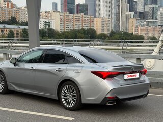 2022 Toyota Avalon V, серебристый, 5536711 рублей, вид 5
