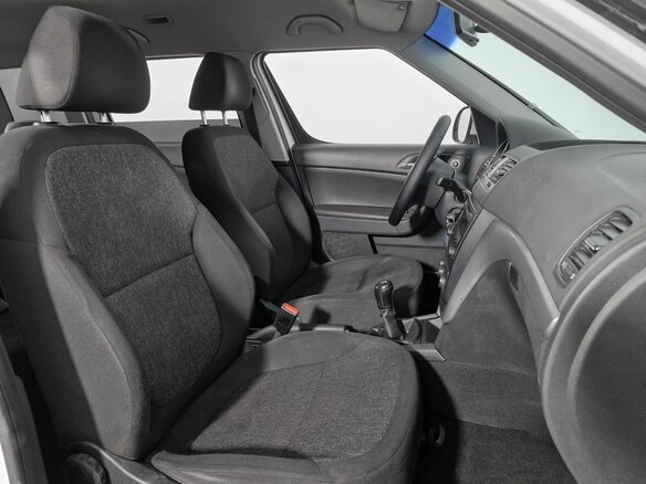 2014 Skoda Yeti I Рестайлинг, белый - вид 9