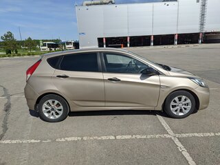 2012 Hyundai Solaris I, бежевый, 650000 рублей, вид 3