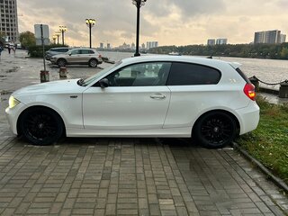 2008 BMW 1 серии 120i I (E81/E82/E87/E88) Рестайлинг, белый, 1399000 рублей, вид 3