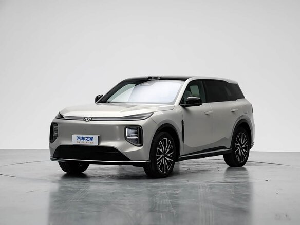 2026 Changan Qiyuan Q07 31.7 kWh, серый, 3480000 рублей