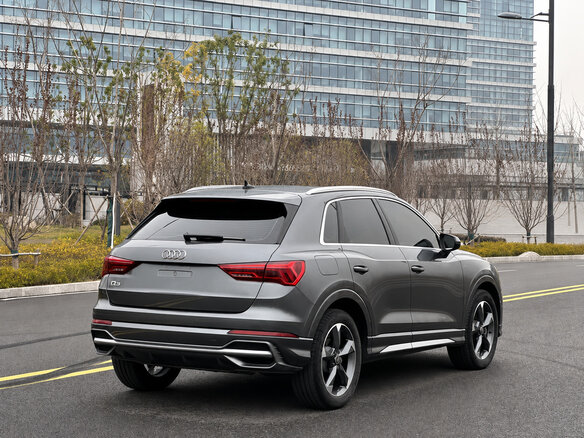 2023 Audi Q3 35 TFSI II (F3), серый - вид 3