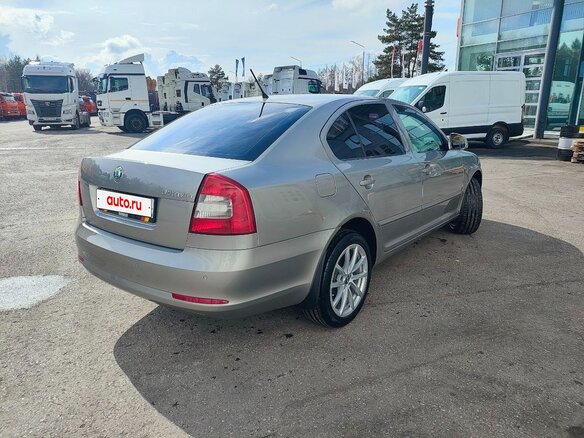 2011 Skoda Octavia II (A5) Рестайлинг, бежевый, 910000 рублей - вид 4