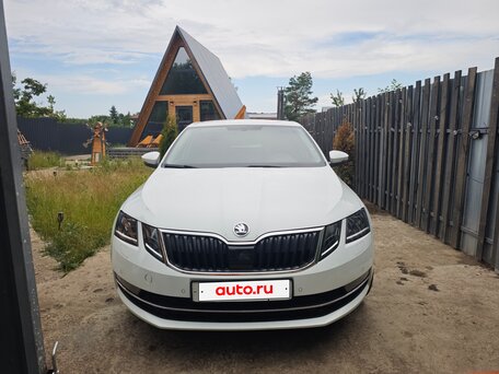 2017 Skoda Octavia III (A7) Рестайлинг, белый, 1529000 рублей, вид 2
