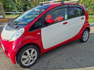2010 Mitsubishi i-MiEV, красный, 820000 рублей, вид 3