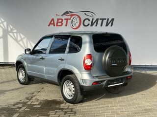 2013 Chevrolet Niva I Рестайлинг, серебристый, 550000 рублей, вид 5