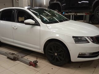 2017 Skoda Octavia III (A7) Рестайлинг, белый, 1899000 рублей, вид 1