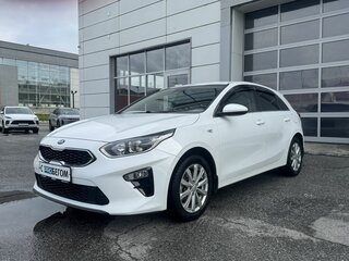 2019 Kia Ceed III, белый, 1599999 рублей, вид 3