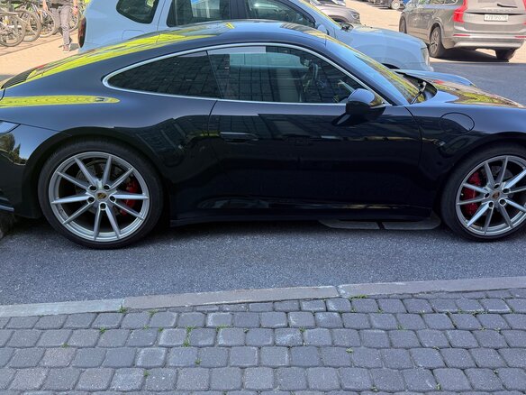 2019 Porsche 911 Carrera 4S VIII (992), чёрный, 12500000 рублей - вид 1