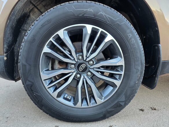 2019 Geely Emgrand X7 I Рестайлинг 2, бежевый, 1200000 рублей - вид 13