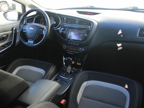 2016 Kia Ceed II Рестайлинг, чёрный, 1485000 рублей - вид 9