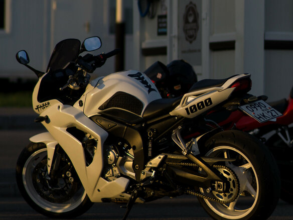 2009 Yamaha FZ1, белый, 800000 рублей - вид 12