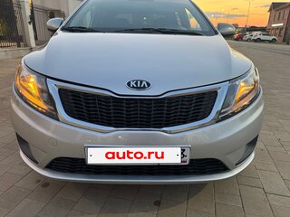 2014 Kia Rio III, серебристый, 1050000 рублей, вид 2