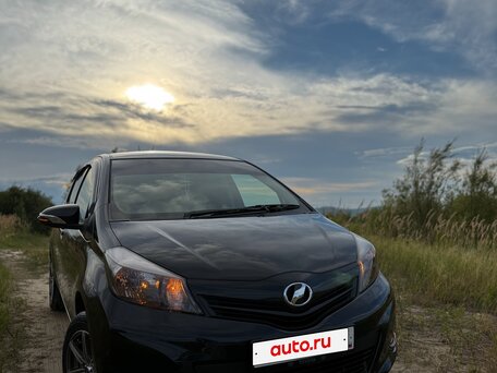 2011 Toyota Vitz III (XP130), чёрный, 580000 рублей, вид 4