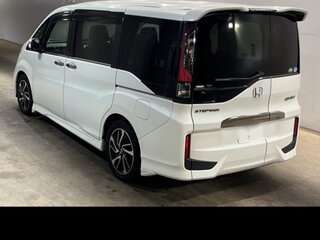 2017 Honda Stepwgn Spada V, белый, 1850000 рублей, вид 5