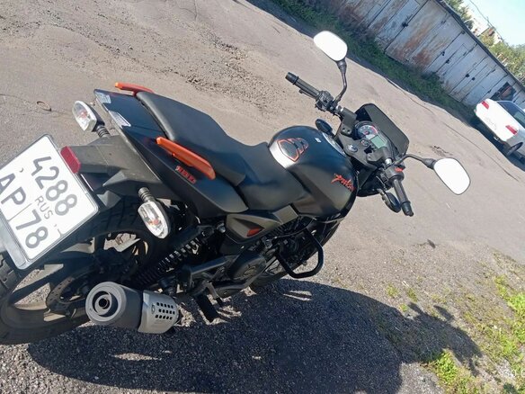 2021 Bajaj Pulsar 180, чёрный, 140000 рублей - вид 3