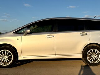 2010 Toyota Wish II, серебристый, 1390000 рублей, вид 3