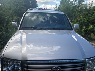 2004 Toyota Land Cruiser 100 Series Рестайлинг 1, серебристый, 2100000 рублей, вид 1