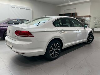 2018 Volkswagen Passat B8, белый, 2788000 рублей, вид 4