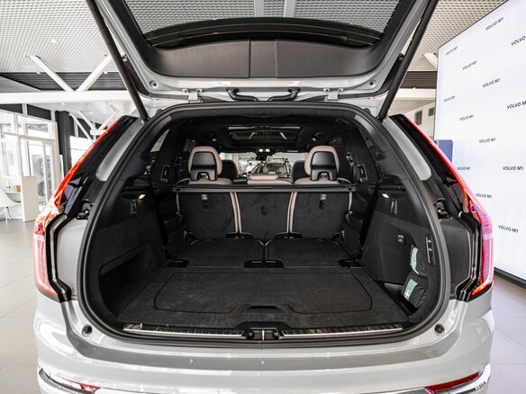 2026 Volvo XC90 B5 II Рестайлинг 2, серый, 13950000 рублей - вид 15