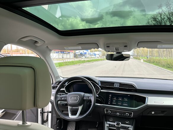 2020 Audi Q3 45 TFSI II (F3), белый, 3400000 рублей - вид 9